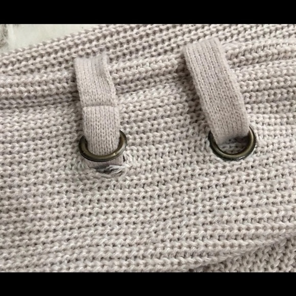 (SOLD) Fashion Nova Sweater -blush - Picture 3 of 8